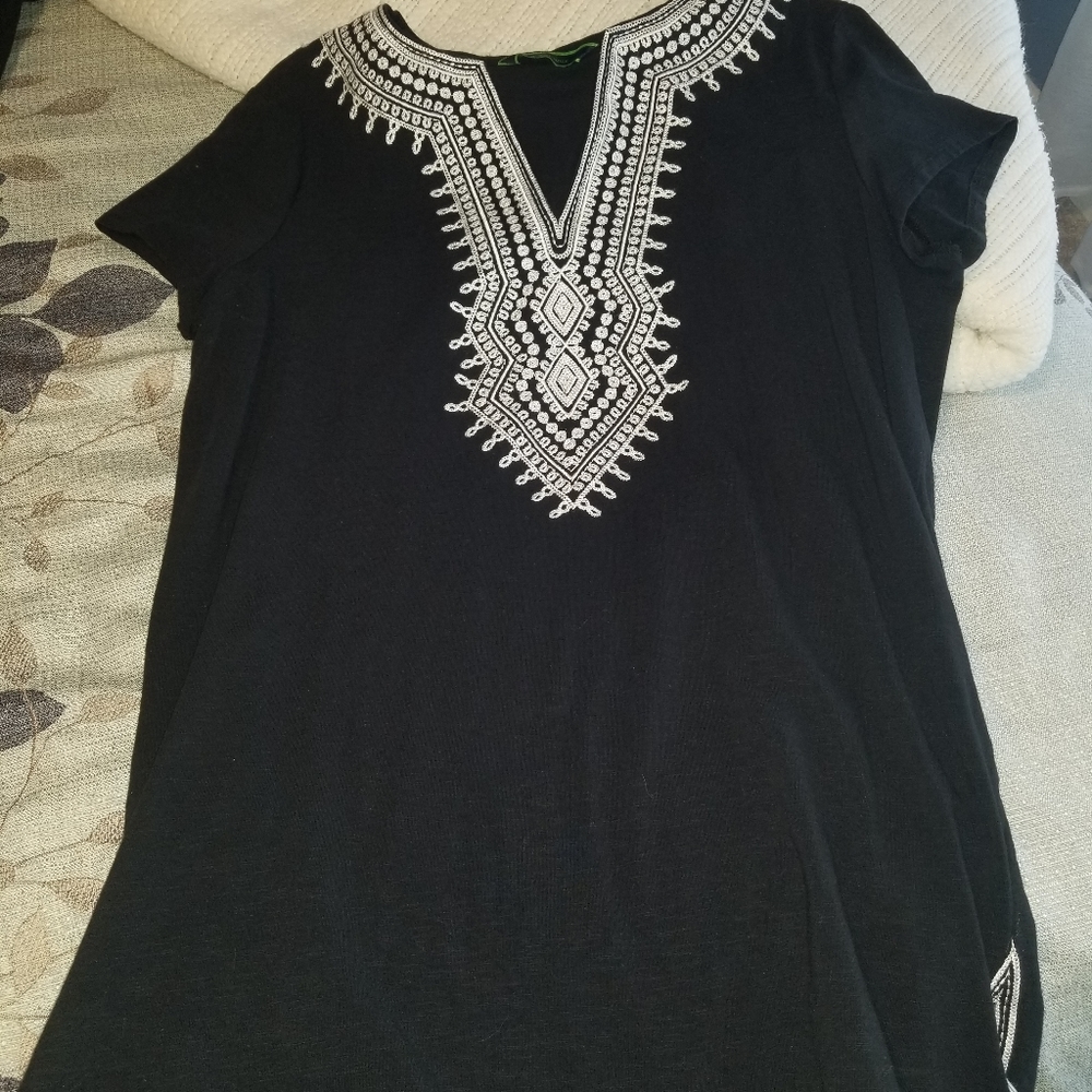 Embroidered Tunic - Picture 7 of 9